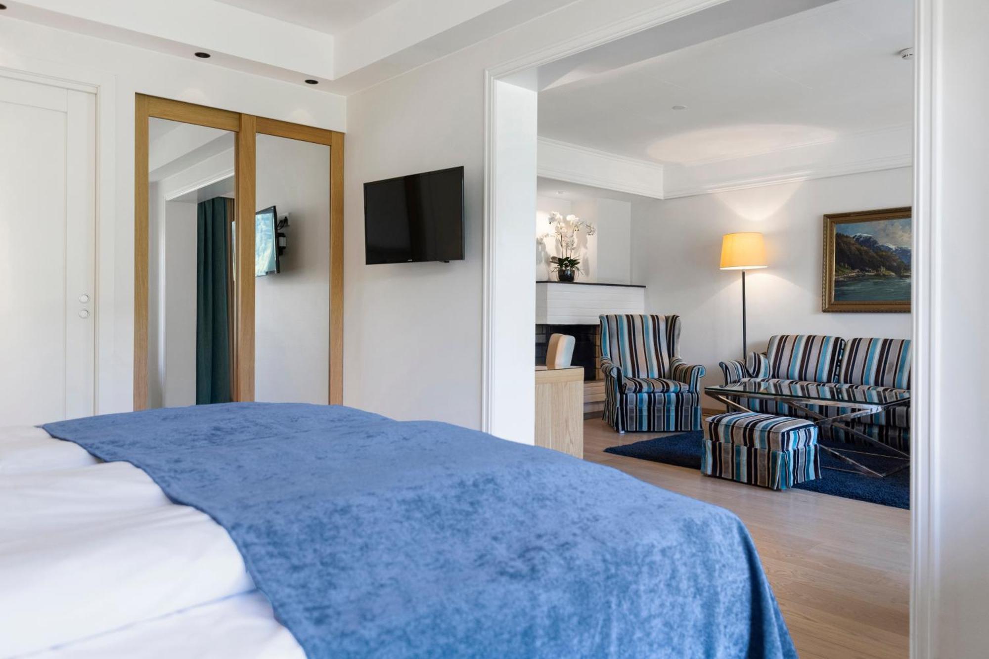 Hotel Alexandra لوين المظهر الخارجي الصورة