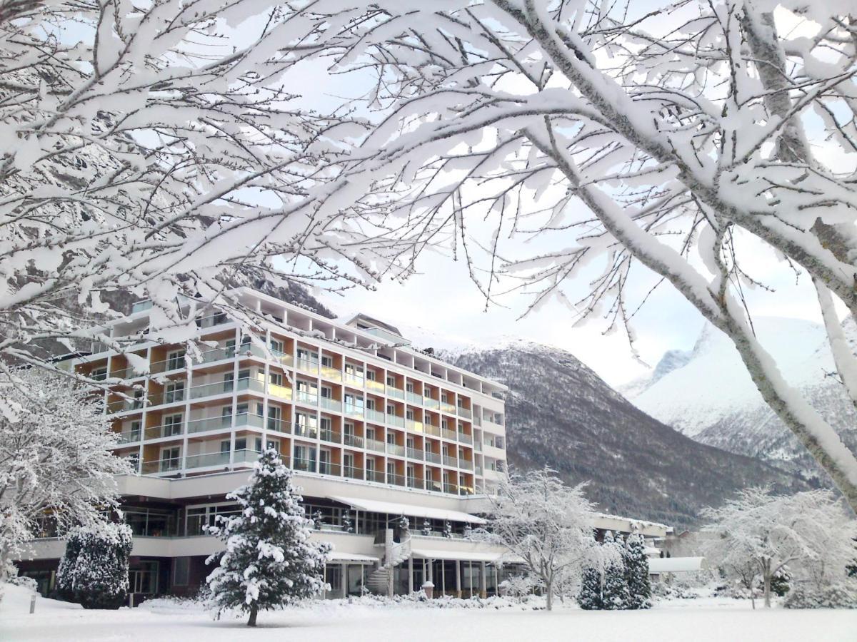 Hotel Alexandra لوين المظهر الخارجي الصورة